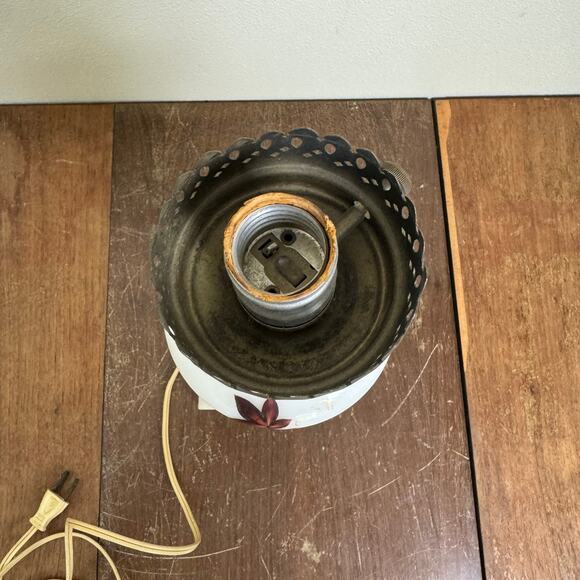 Vintage Fall leaf Milk Glass Brass marble base accent table lamp - Picture 4 of 15